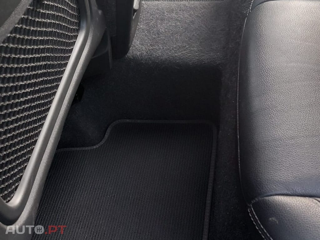 Volvo XC40 R-design