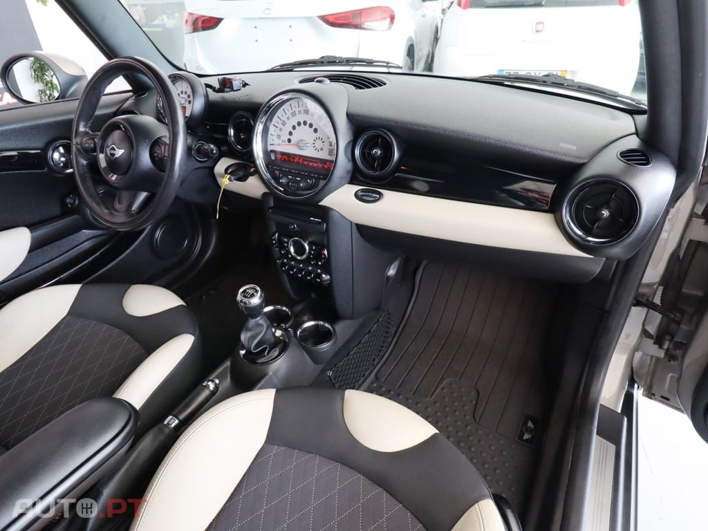 MINI Cooper Cooper D