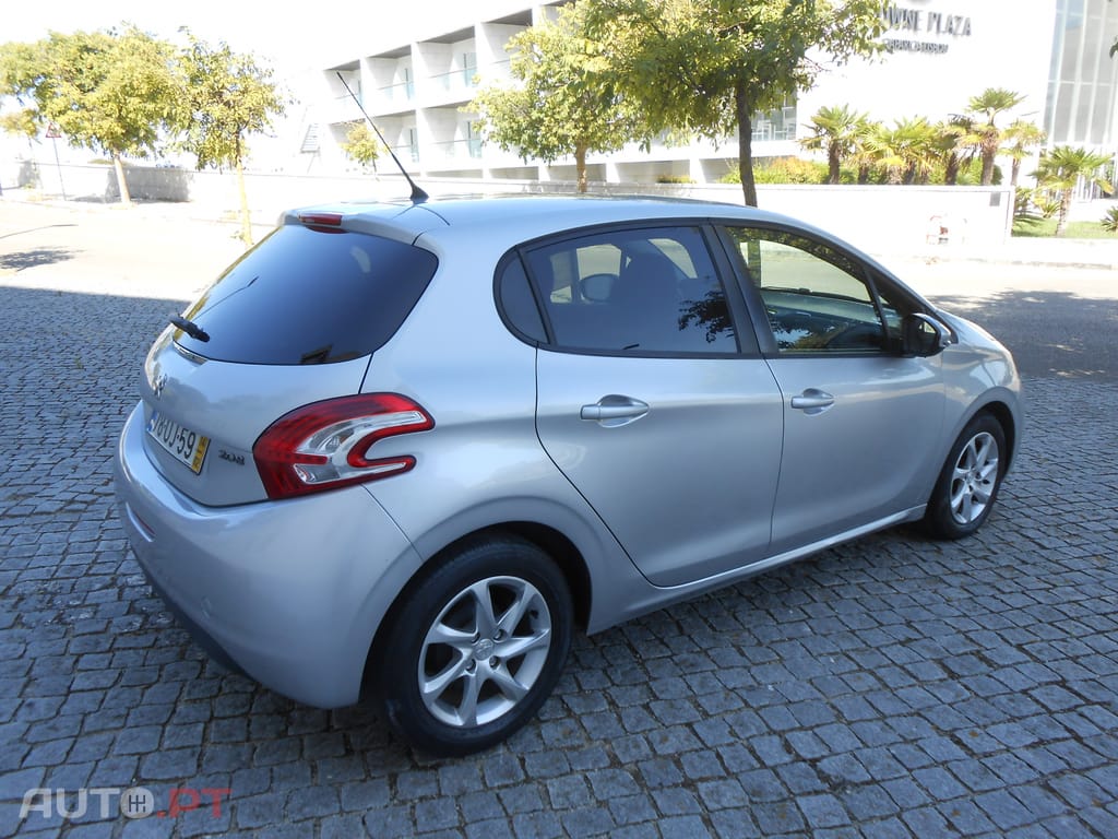 Peugeot 208 208 1.4 HDi Active
