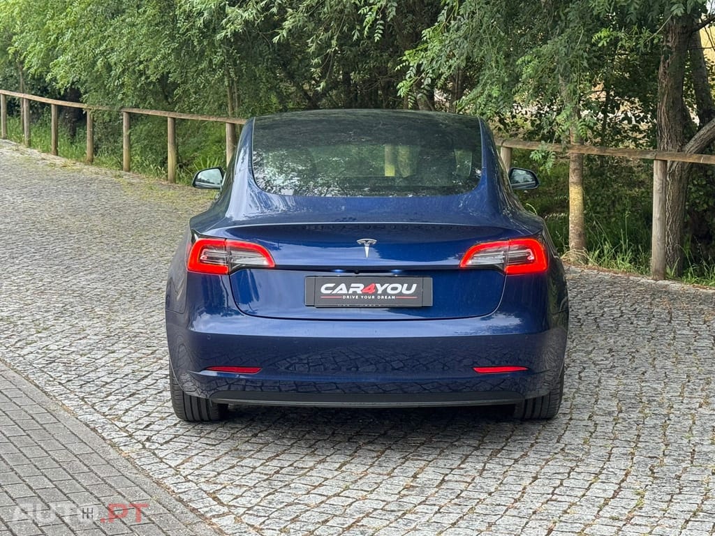 Tesla Model 3 Standard Range Plus RWD