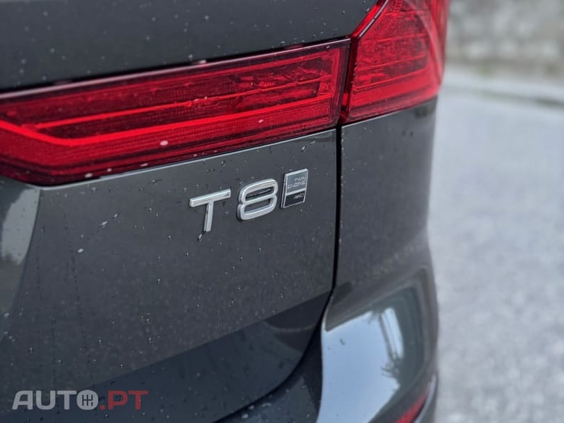 Volvo XC60 2.0 T8 PHEV Momentum Plus AWD