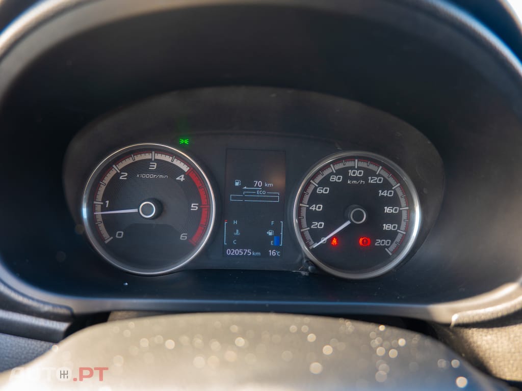 Mitsubishi L200 2.3 DI-D CD Invite 4WD