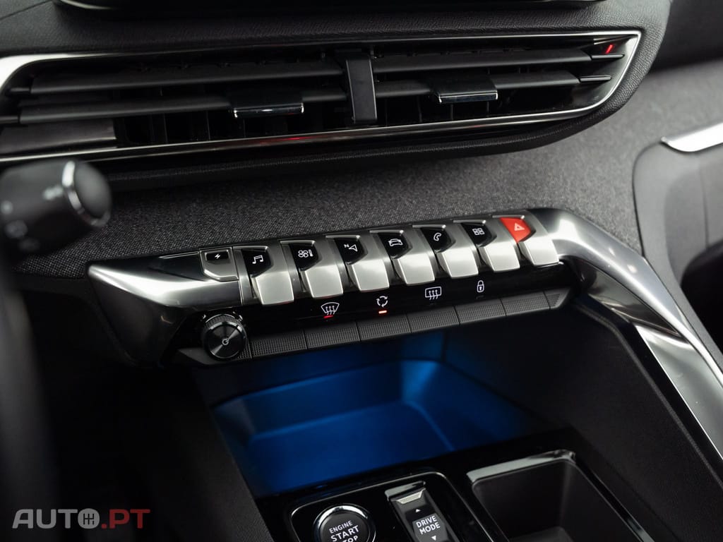 Peugeot 3008 1.6 Hybrid Allure e-EAT8