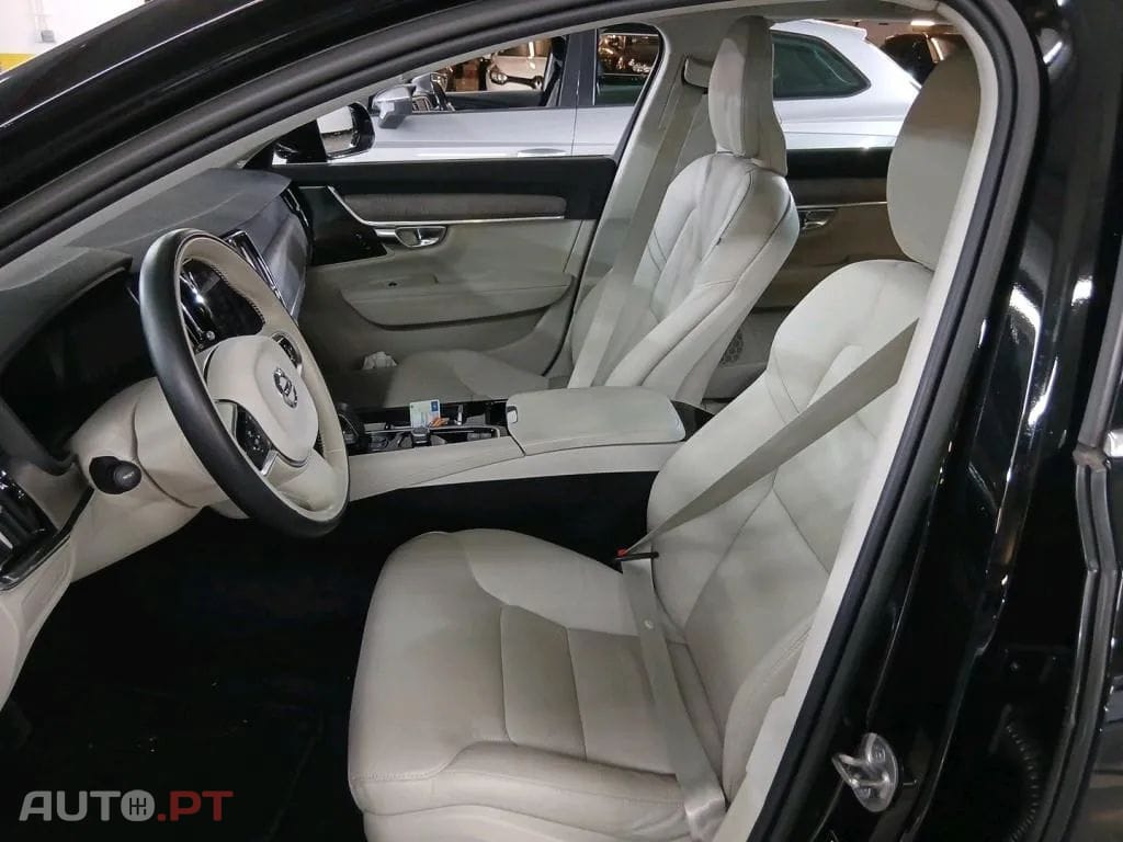 Volvo V90 2.0 T6 PHEV Core AWD