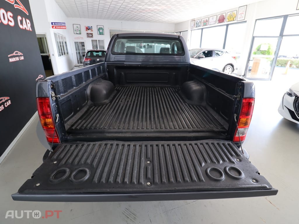 Toyota Hilux 2.5 D-4D 4WD CE AC