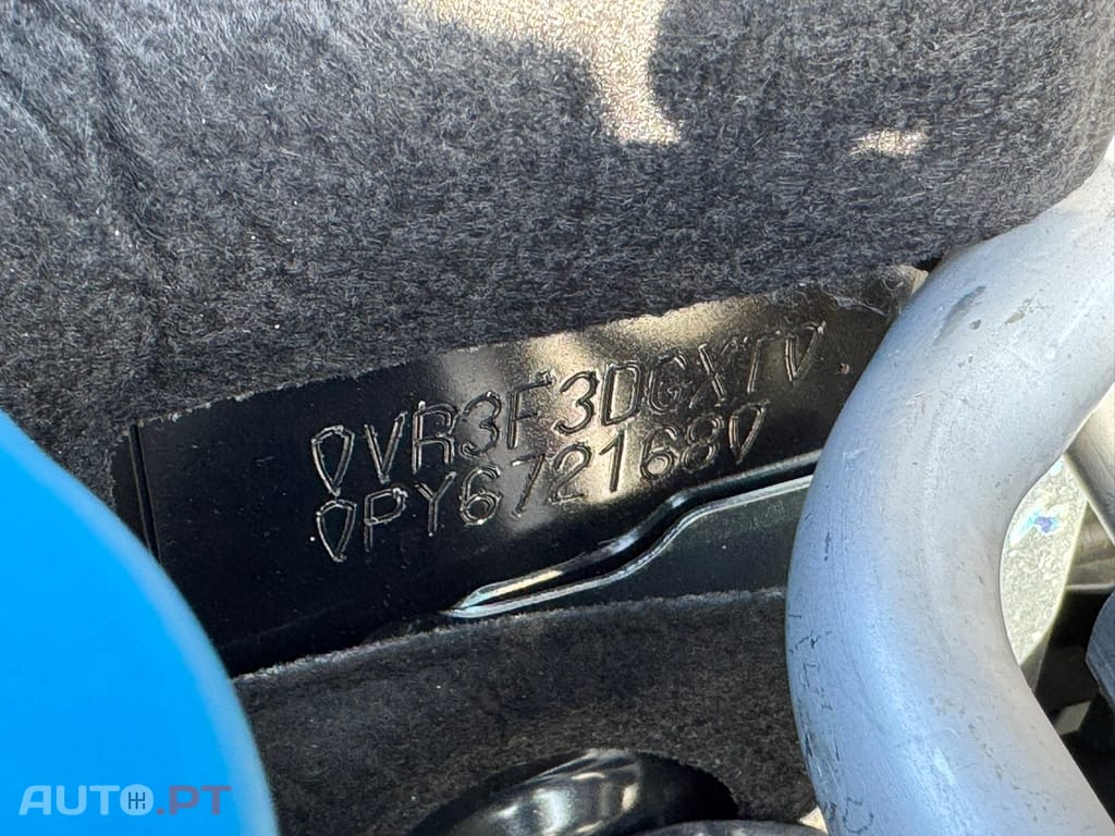 Peugeot 408 1.6 Hybrid Allure e-EAT8