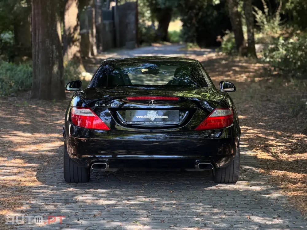 Mercedes-Benz SLK 200 Outro