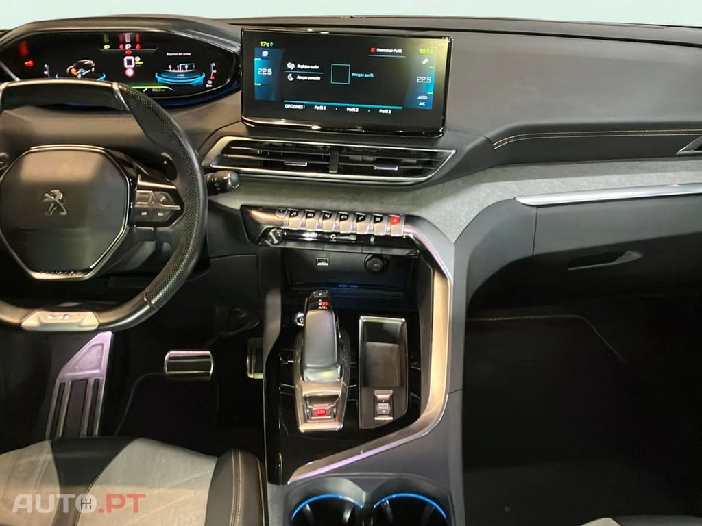 Peugeot 3008 225 e-EAT8 GT