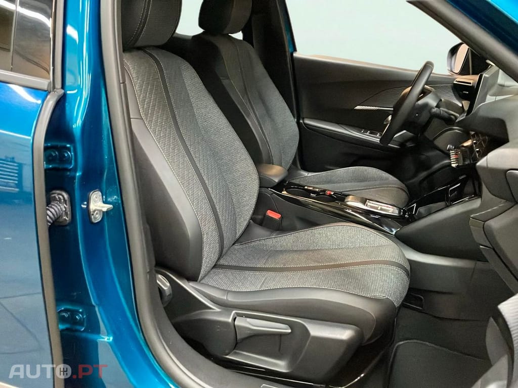 Peugeot E-2008 54 kWh Allure