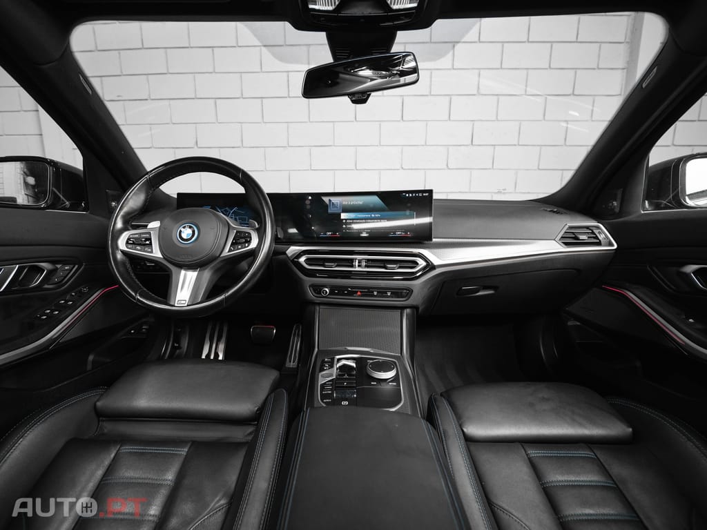 BMW 330 e Touring Pack M Auto