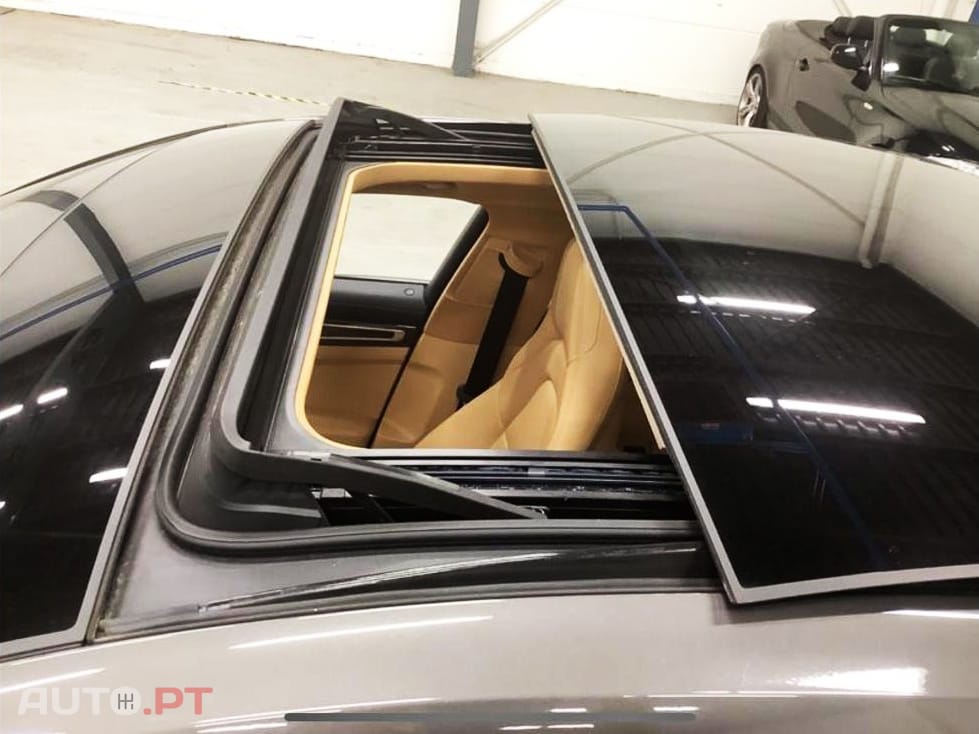 Porsche Panamera 4 E-Hybrid