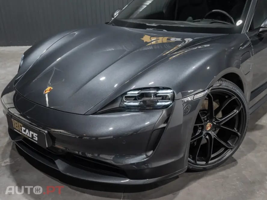 Porsche Taycan 4