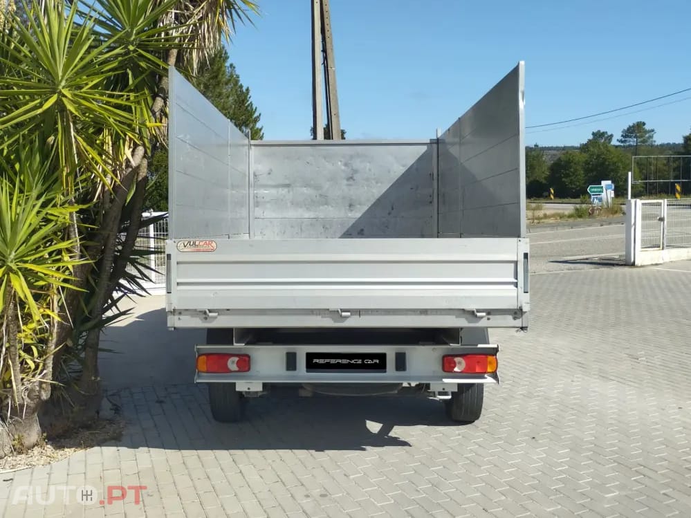 Peugeot Boxer 2.2 BLUE HDI ( CX CARGA BASCULANTE TRASEIRA)