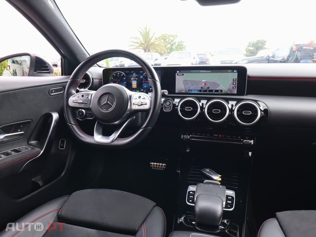 Mercedes-Benz A 250 e 8G-DCT AMG Line — fotografia 10