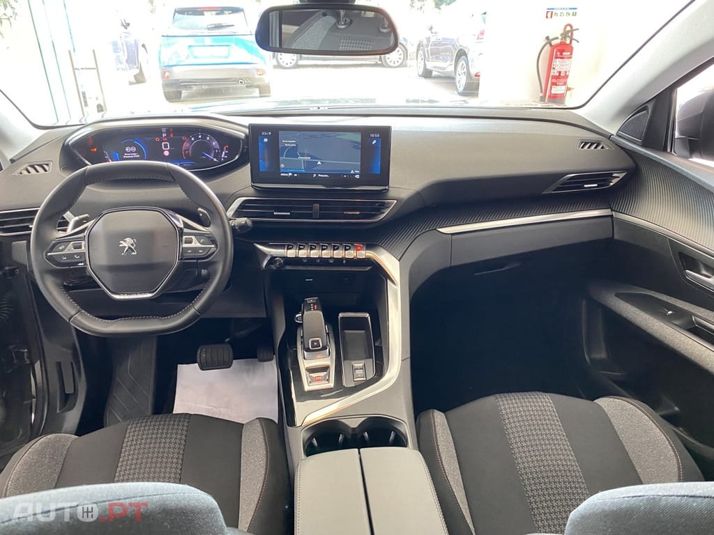 Peugeot 3008 PureTech 130 Stop & Start GPF EAT8 Active Pack