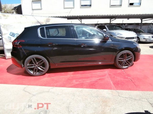 Peugeot 308 BlueHDi 130 Black Edition