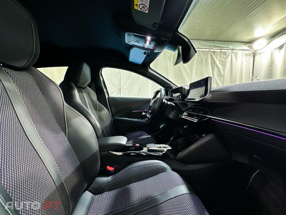 Peugeot E-208 51 kWh GT
