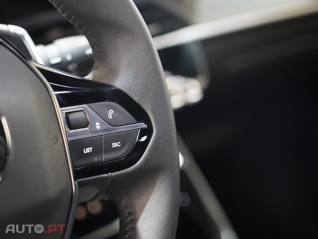 Peugeot 2008 1.2 PureTech Allure EAT8