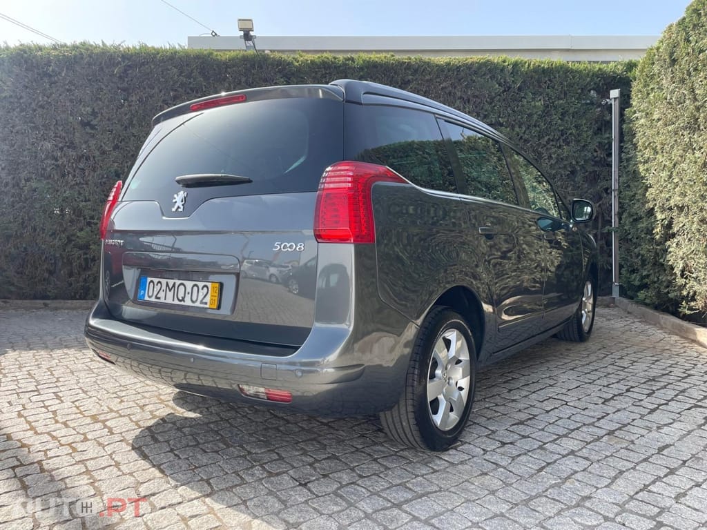 Peugeot 5008 1.6 E-HDi 7L Allure 2-Tronic
