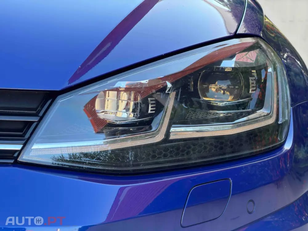 Volkswagen Golf R 4Motion (BlueMotion )
