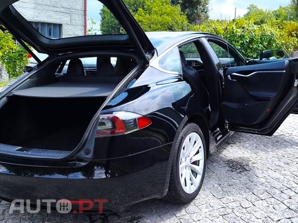 Tesla Model S 75 Extras