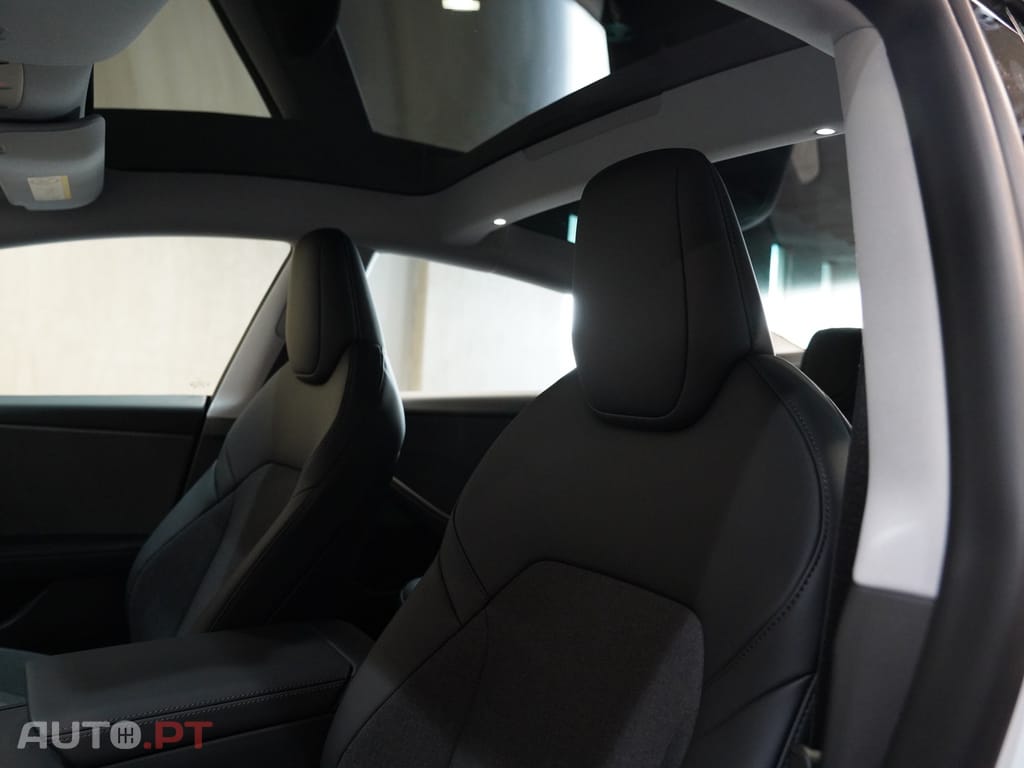 Tesla Model 3 Tração Traseira