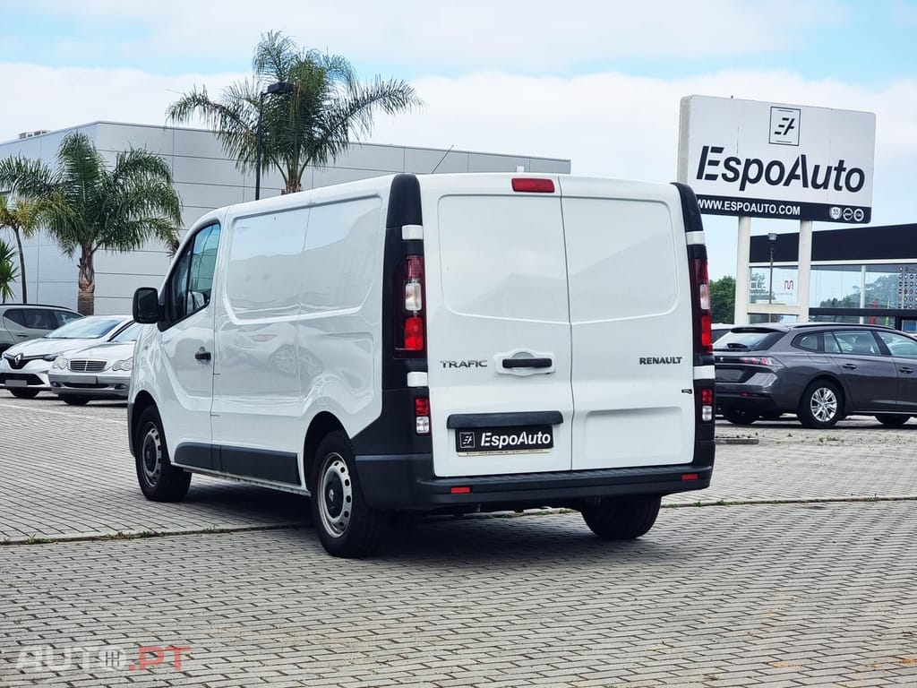 Renault Trafic 2.0 dCi L1H1 - IVA Dedutível