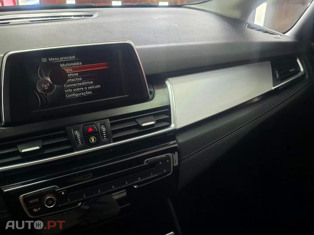 BMW 216 d Line Sport — fotografia 29