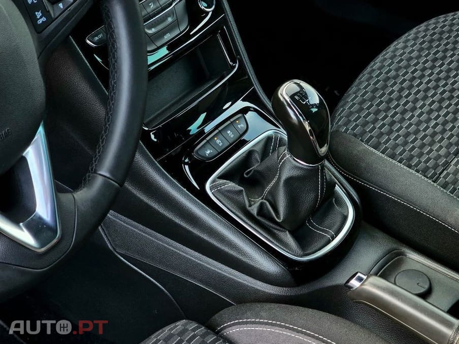 Opel Astra 1.2 T Design & Tech S/S