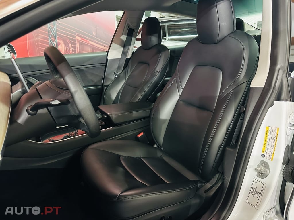 Tesla Model 3 Standard Range Plus RWD