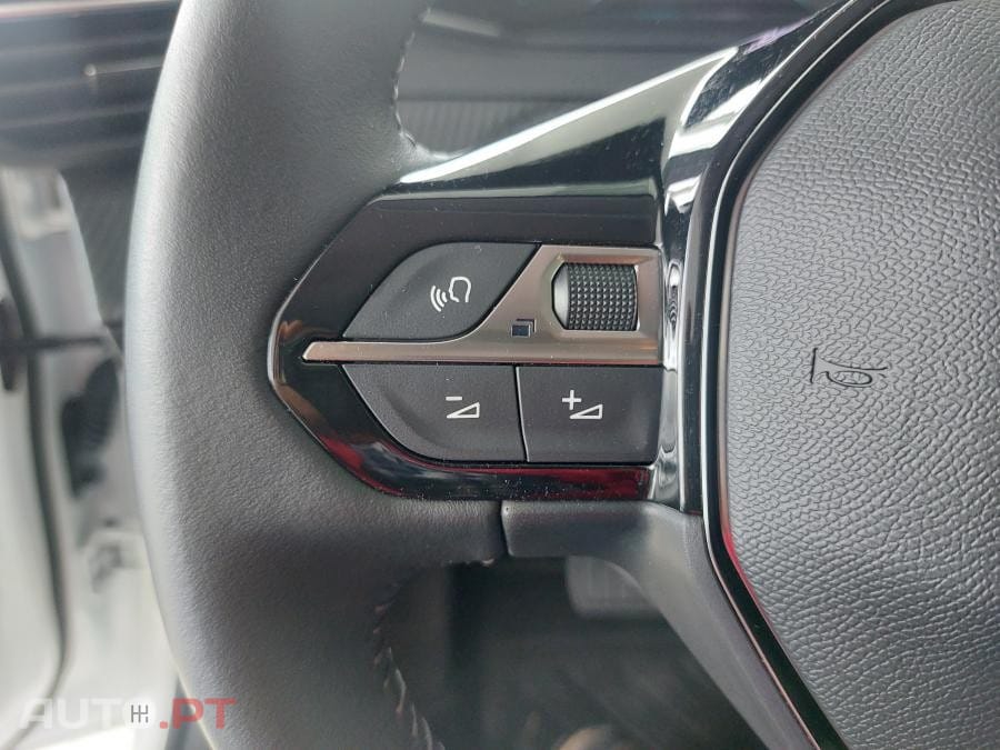 Peugeot E-208 50 kWh Active