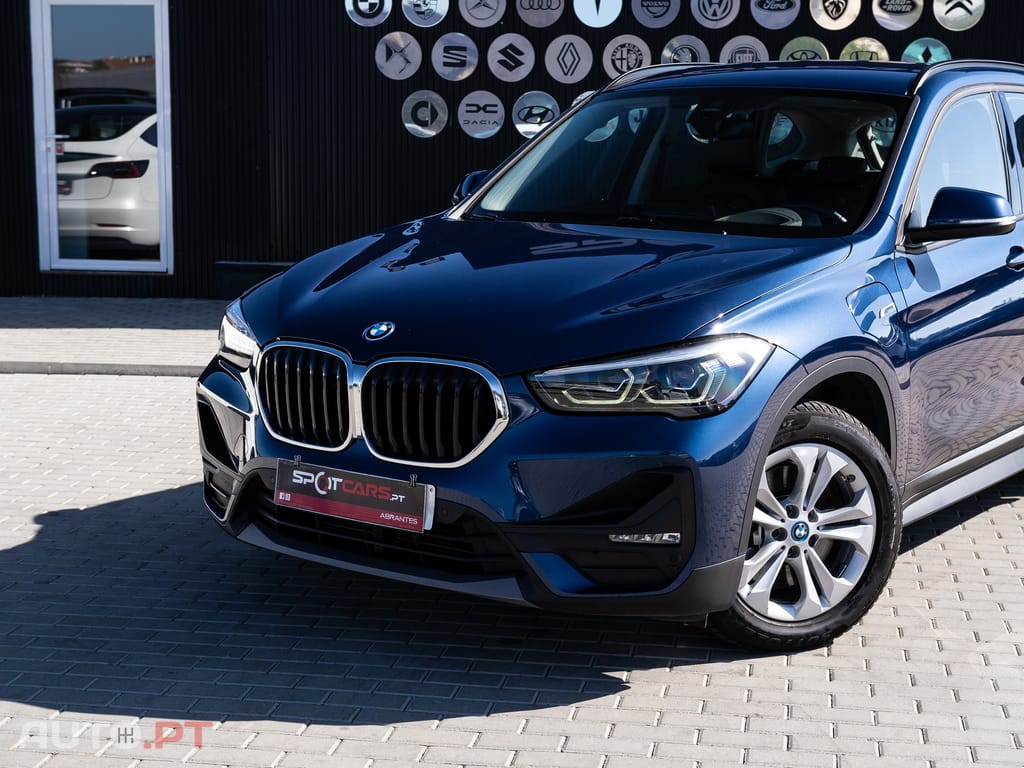 BMW X1 xDrive25e Advantage — fotografia 3