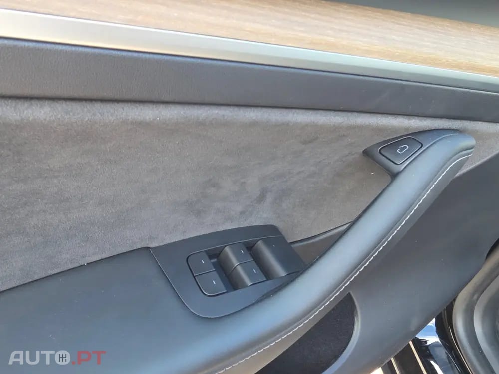 Tesla Model Y RWD