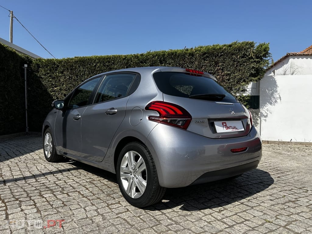 Peugeot 208 1.2 PureTech Signature