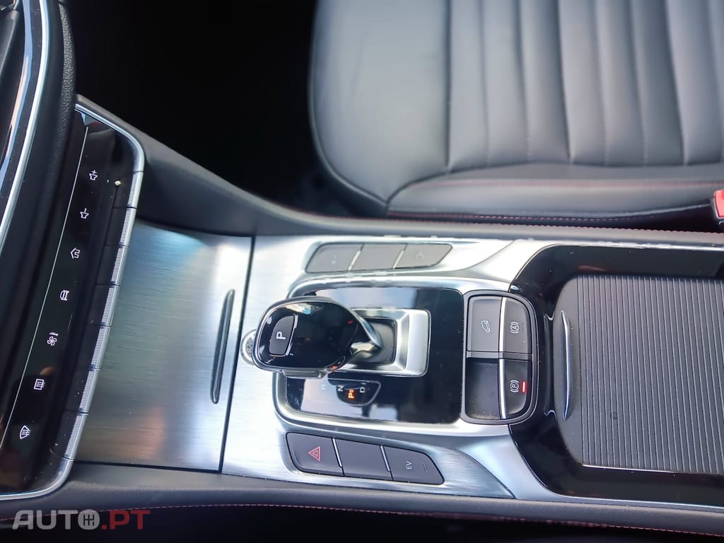 MG EHS LUXURY PHEV