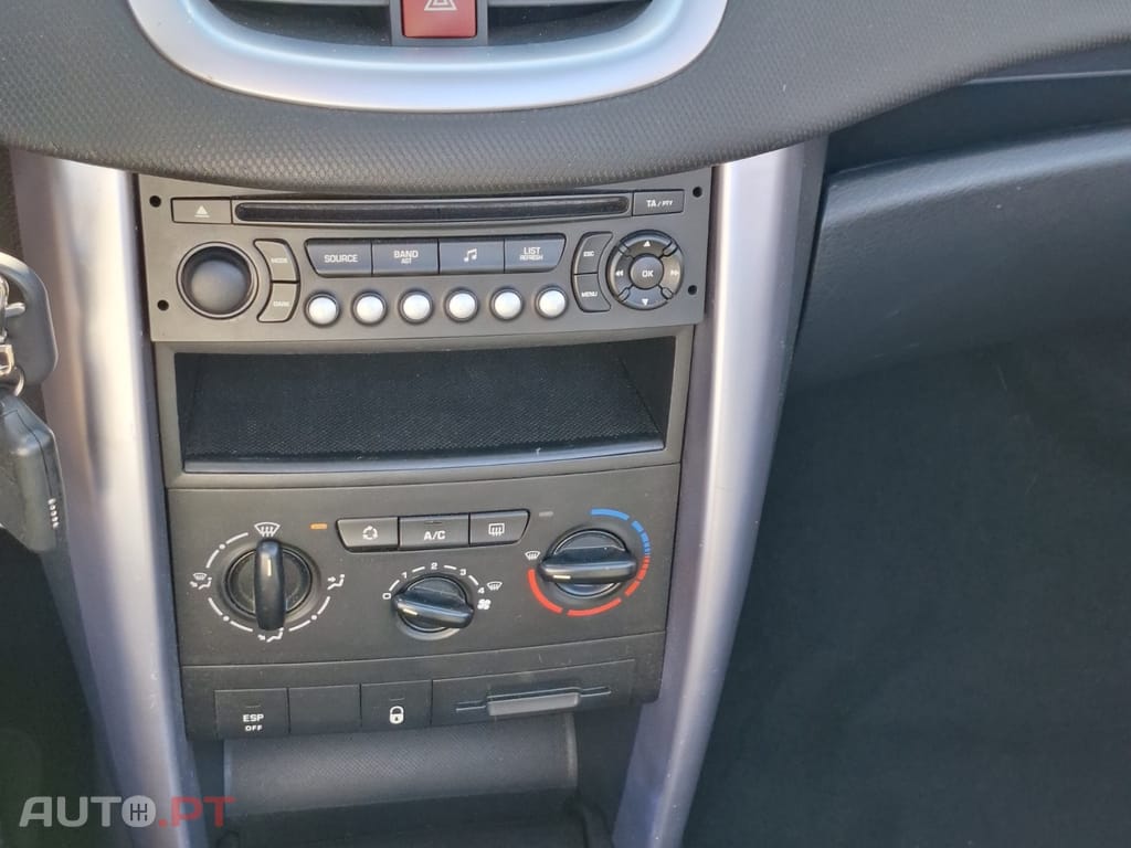 Peugeot 207 CC 1.6 HDI