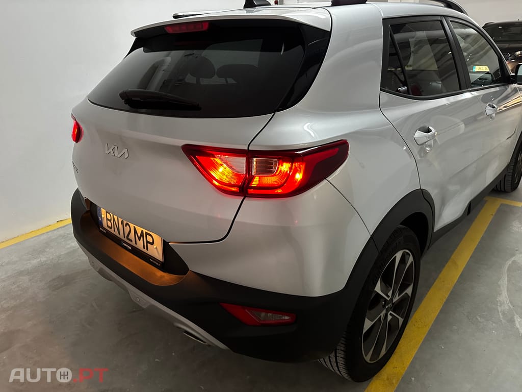 Kia Stonic 1.0 T-GDI 7DCT Drive