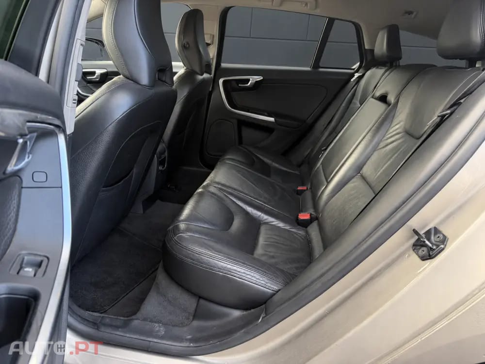 Volvo V60 1.6 D2 Momentum Eco