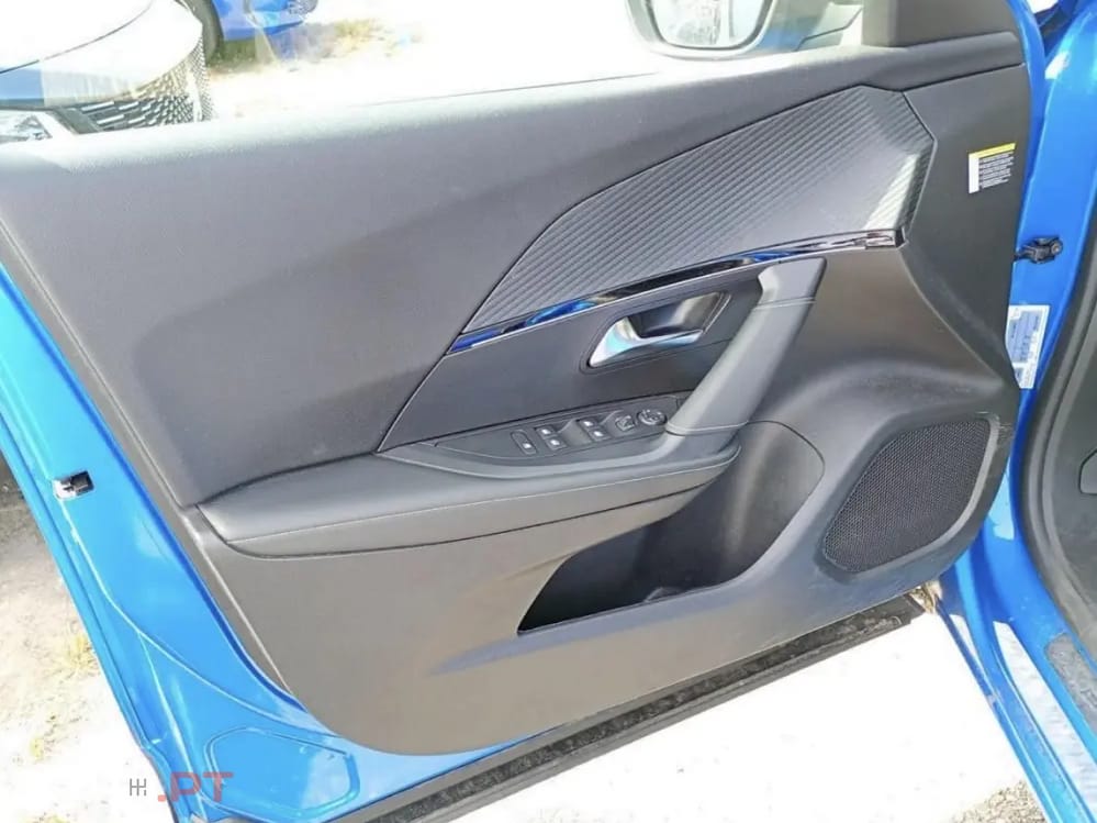 Peugeot E-2008 50 kWh GT