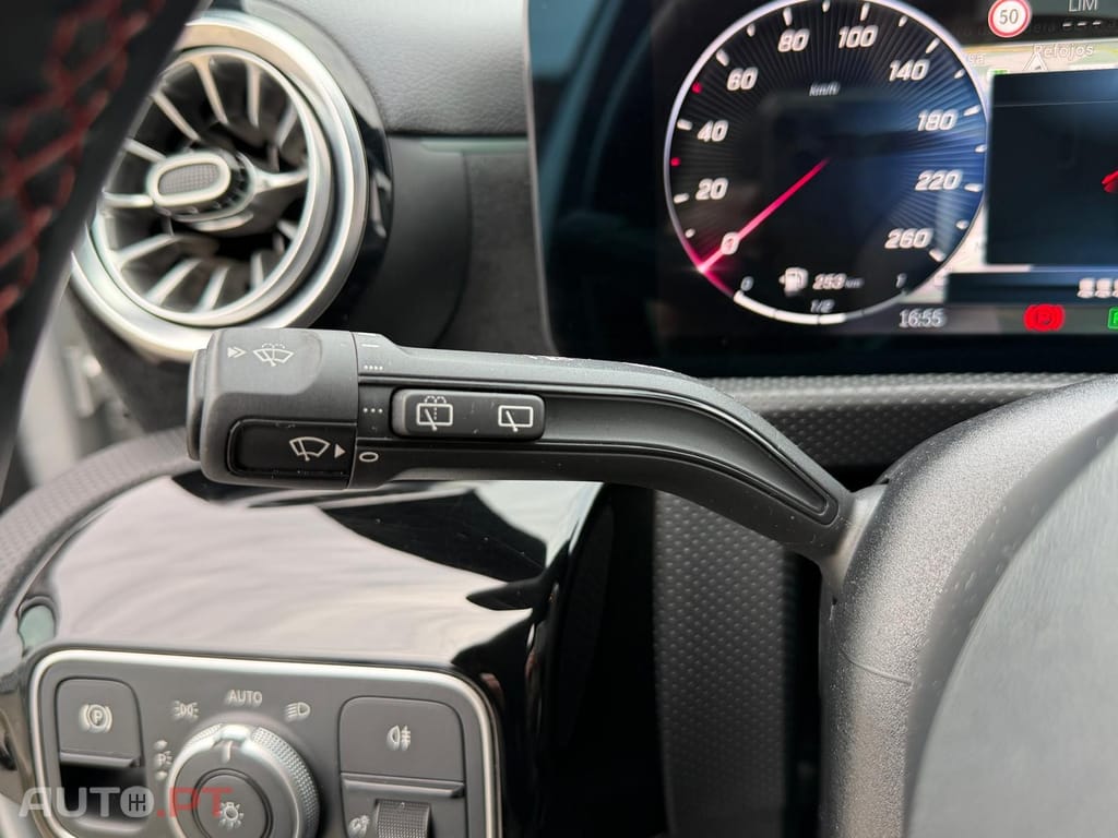 Mercedes-Benz A 250 e AMG Line