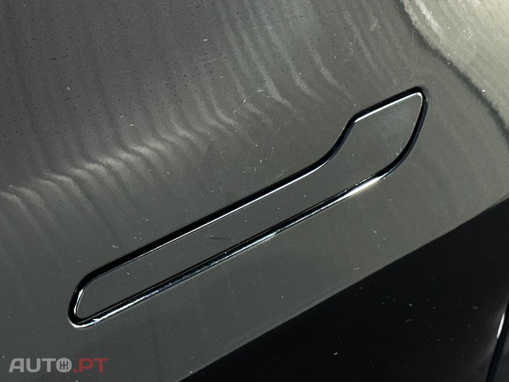 Tesla Model Y Long Range Dual Motor AWD