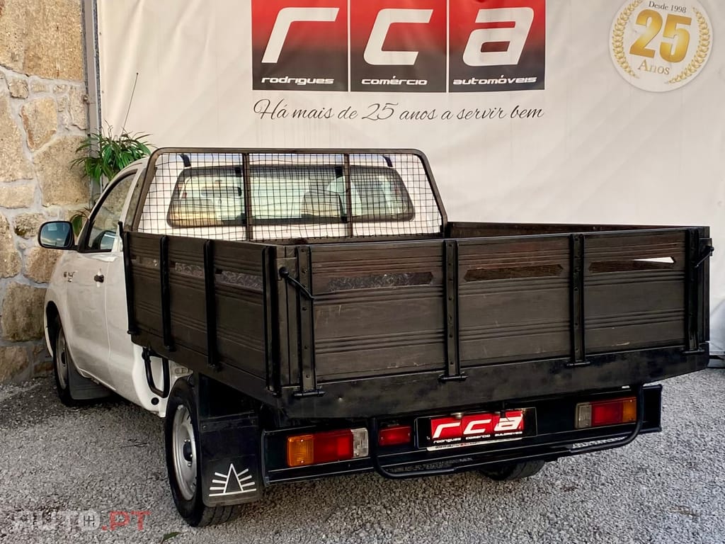 Toyota Hilux 2.5 D-4D 2WD CE PM+AC