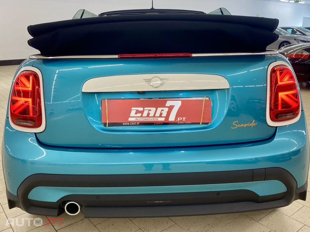 MINI Cooper Premium Plus Classic Auto