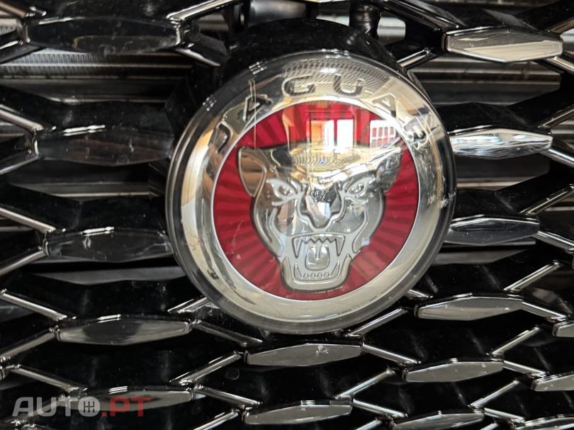 Jaguar E-Pace 1.5 P300e R-Dynamic HSE AWD Aut.