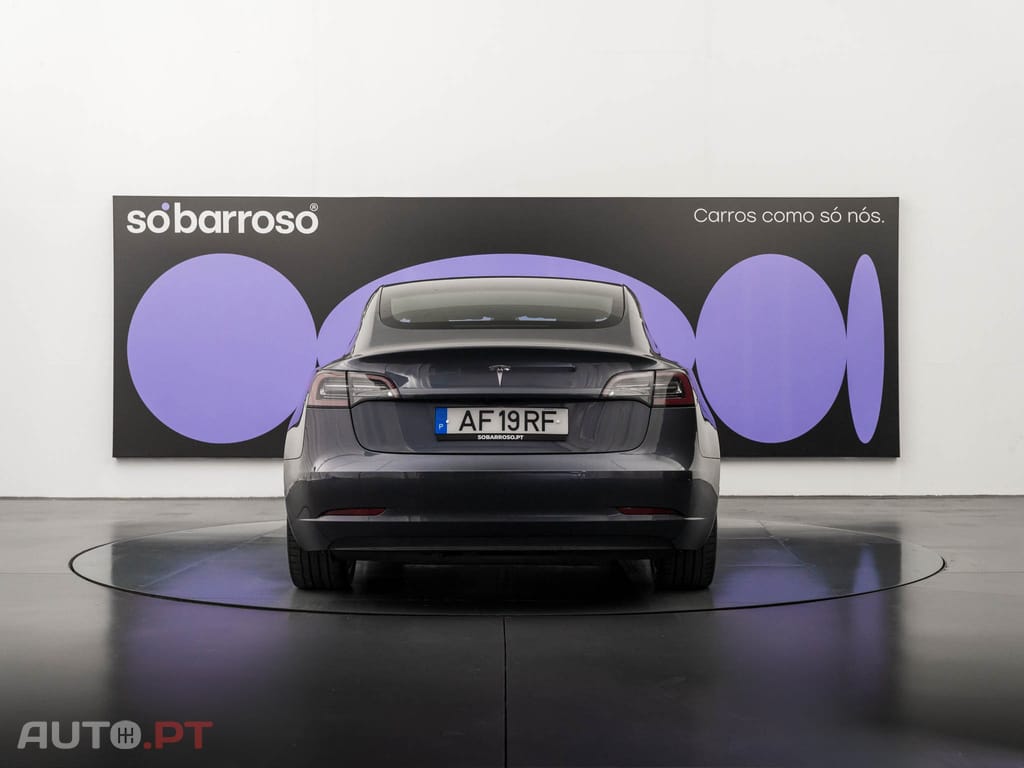 Tesla Model 3 Tração Traseira