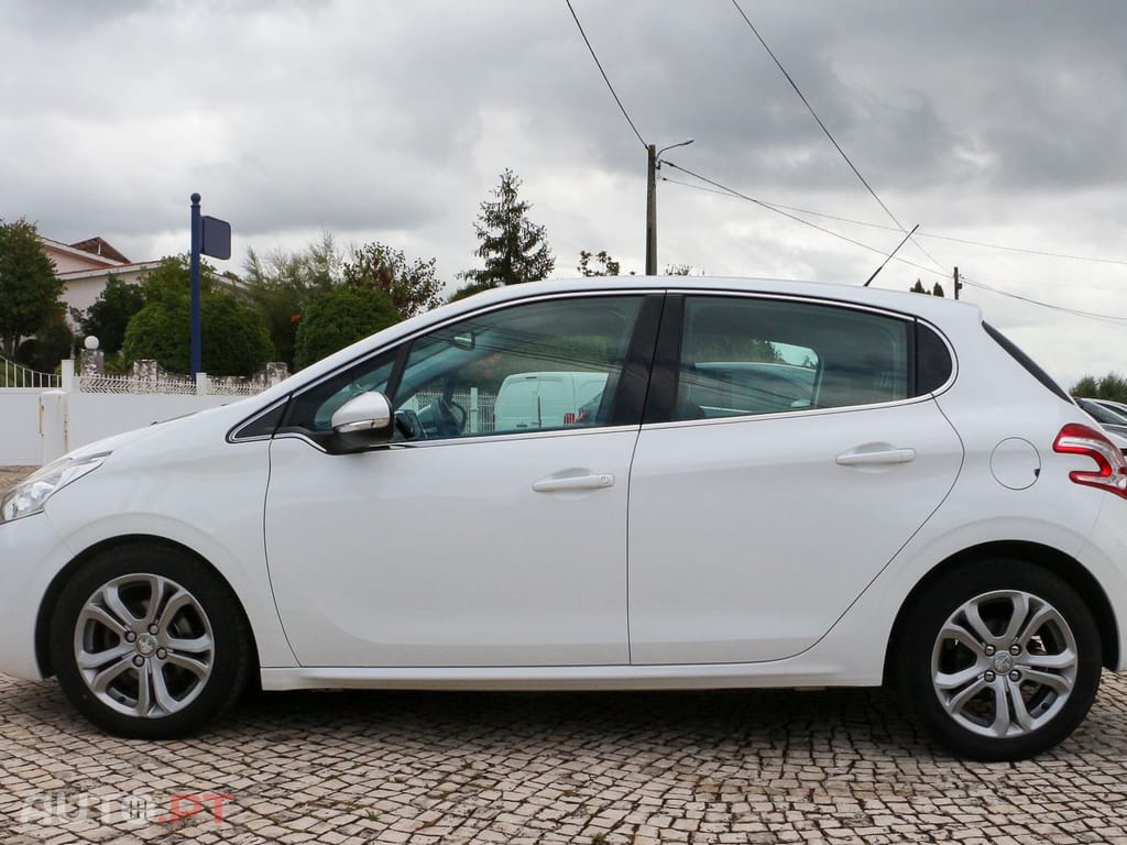 Peugeot 208 1.6 e-HDi Allure 2-Tronic