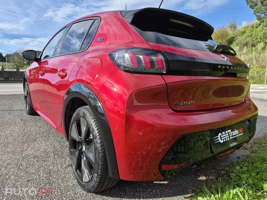 Peugeot E-208 50 kWh GT