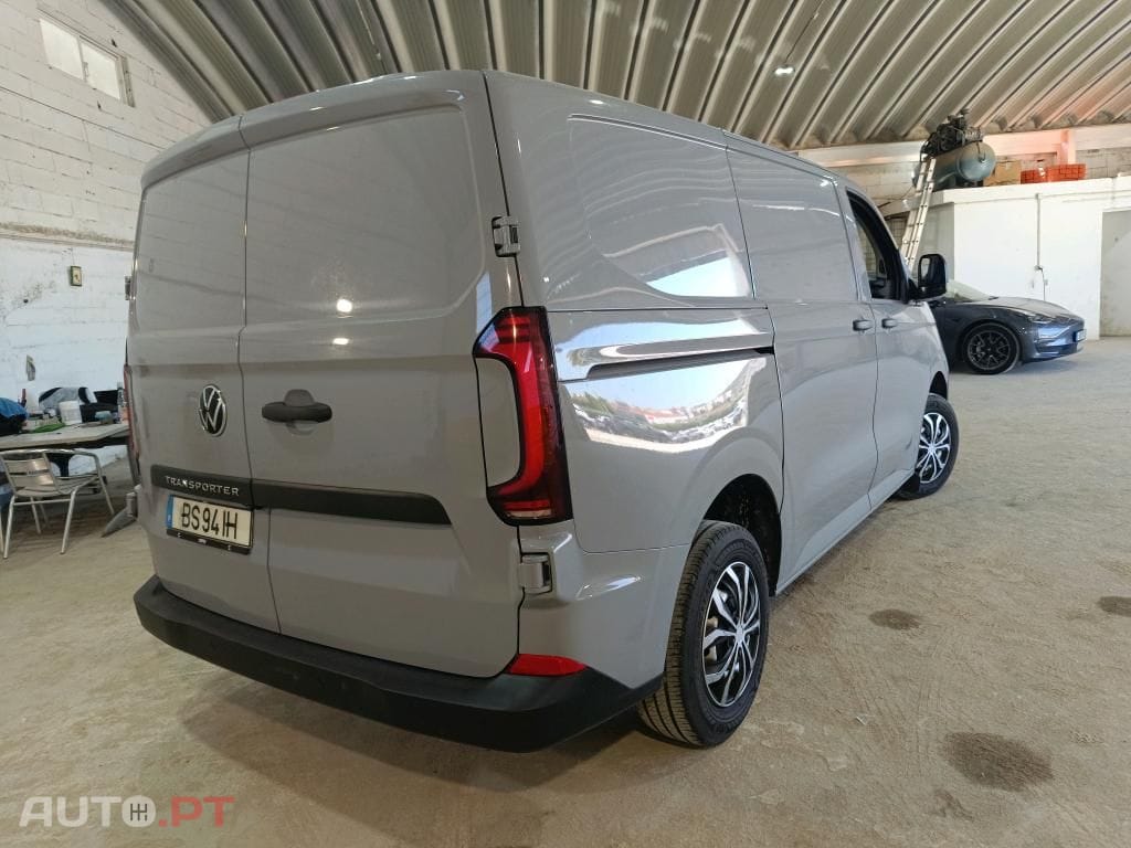 Volkswagen Transporter T7 Cargo 2.0 TDI L1H1