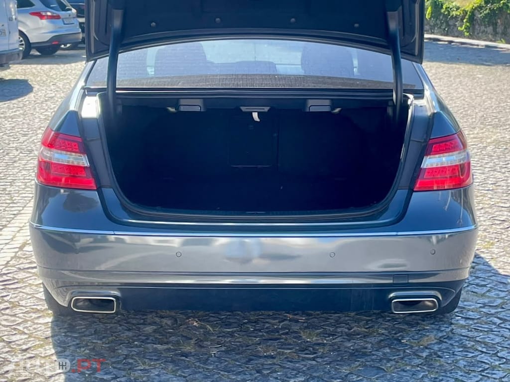 Mercedes-Benz E 220 CDI Auto Avantgarde