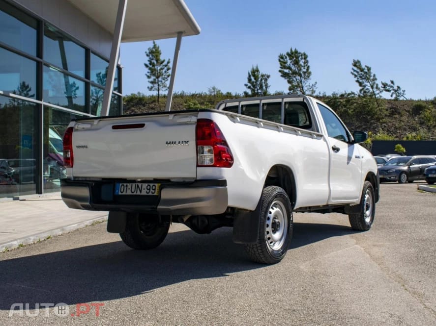 Toyota Hilux 2.4 D-4D 4X2